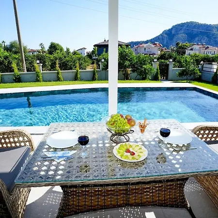 Vilă Kardelen Sleep 10 En Private Pool *